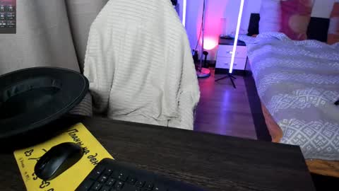 Asy no face  online show from 12, 3, 2025