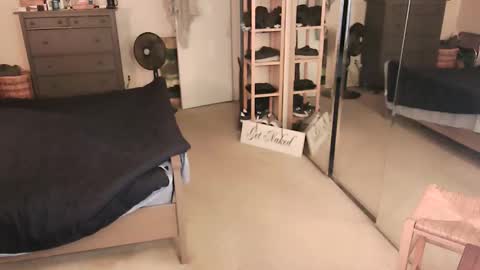 nakedmonkey online show from 24, 4, 2026