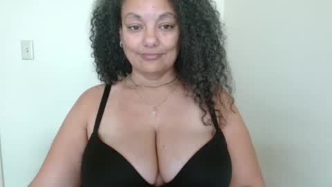 Snapshot of nala_thickk chatting on 2, 2, 2025 Nala Thickk online show from 2, 2, 2025