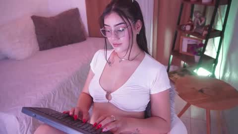 Snapshot of nalia_adams chatting on 7, 10, 2025 Nalia Adams online show from 7, 10, 2025