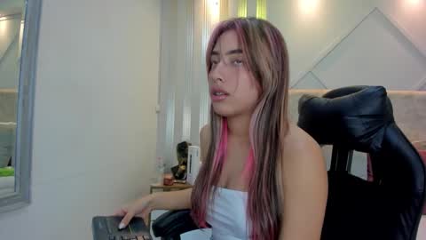 Snapshot of nami_sweet_ chatting on 9, 9, 2025 nami_sweet_ online show from 9, 9, 2025