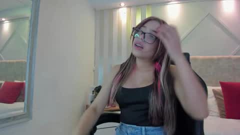 Snapshot of nami_sweet_ chatting on 18, 9, 2025 nami_sweet_ online show from 18, 9, 2025