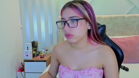 Snapshot of nami_sweet_ chatting on 20, 10, 2025 nami_sweet_ online show from 20, 10, 2025