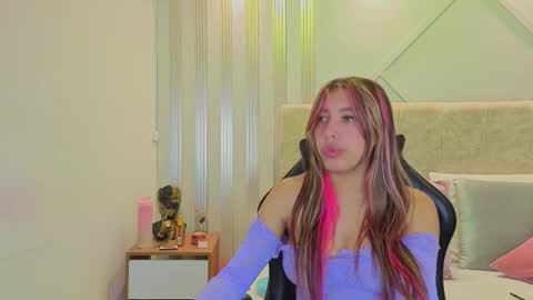 Snapshot of nami_sweet_ chatting on 24, 10, 2025 nami_sweet_ online show from 24, 10, 2025