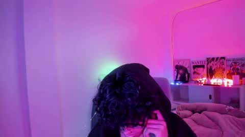 nami_white online show from 14, 9, 2025