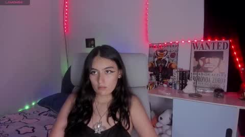 nami_white online show from 24, 9, 2025