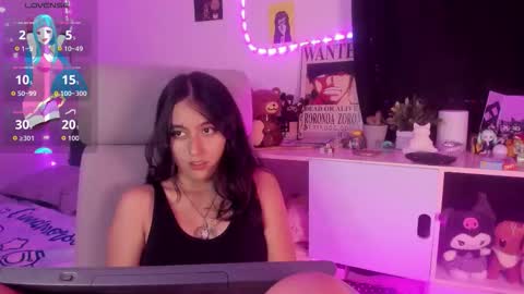 nami_white online show from 30, 9, 2025