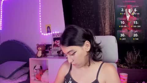 nami_white online show from 27, 10, 2025