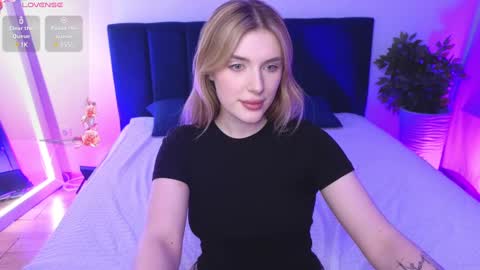 Snapshot of nanami_v02 chatting on 11, 3, 2025 Maeve online show from 11, 3, 2025