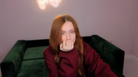 Snapshot of nanami_v02 chatting on 28, 9, 2025 Maeve online show from 28, 9, 2025