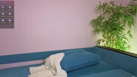 Snapshot of nanami_v02 chatting on 28, 10, 2025 Maeve online show from 28, 10, 2025