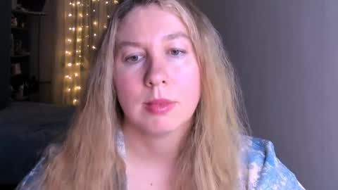 Snapshot of nancysanders chatting on 5, 4, 2026 Nancy online show from 5, 4, 2026