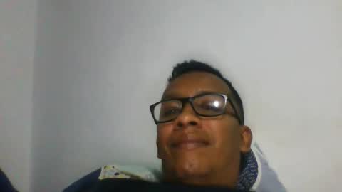 Snapshot of nando_rincon050279 chatting on 21, 12, 2025 Nando Rincon online show from 21, 12, 2025