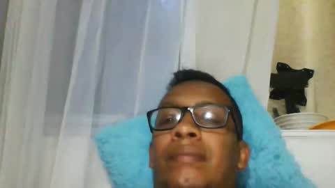 Snapshot of nando_rincon050279 chatting on 22, 12, 2025 Nando Rincon online show from 22, 12, 2025