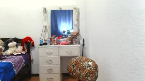 Snapshot of nanilux_1 chatting on 8, 9, 2025 nanilux_1 online show from 8, 9, 2025