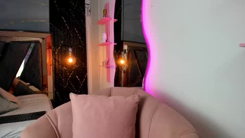 Snapshot of nanny_cute chatting on 16, 9, 2025 NANY online show from 16, 9, 2025