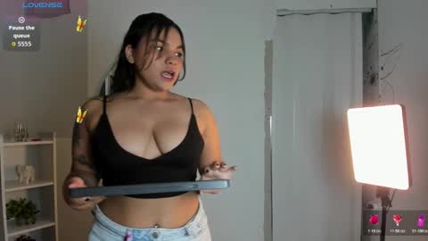 Snapshot of nanny_cute chatting on 19, 10, 2025 NANY online show from 19, 10, 2025