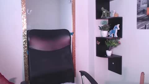 Snapshot of nany_pretty chatting on 8, 3, 2025 nany_pretty online show from 8, 3, 2025