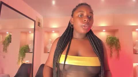 Snapshot of nanymoreno chatting on 19, 9, 2025 nanymoreno online show from 19, 9, 2025