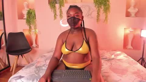 Snapshot of nanymoreno chatting on 6, 10, 2025 nanymoreno online show from 6, 10, 2025