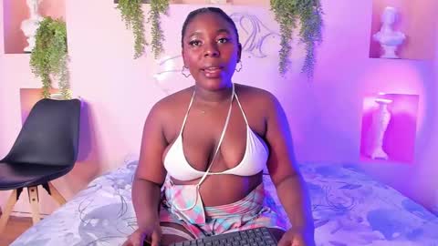 Snapshot of nanymoreno chatting on 8, 10, 2025 nanymoreno online show from 8, 10, 2025