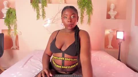 Snapshot of nanymoreno chatting on 10, 10, 2025 nanymoreno online show from 10, 10, 2025