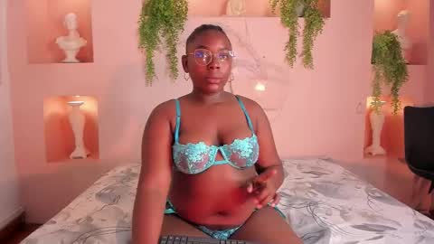 Snapshot of nanymoreno chatting on 18, 10, 2025 nanymoreno online show from 18, 10, 2025