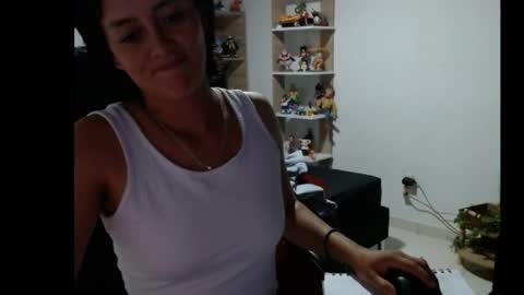 Snapshot of naomi_l0ve chatting on 8, 4, 2026 Lucy online show from 8, 4, 2026