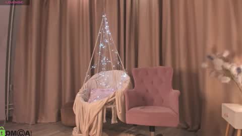 Naomi online show from 4, 10, 2025