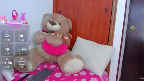 Snapshot of naomi_rouse_ chatting on 10, 10, 2025 Naomi Rouse online show from 10, 10, 2025