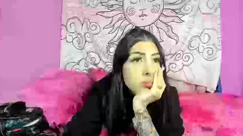Snapshot of naomi_vallesteros chatting on 12, 9, 2025 my main account is missnickeloo online show from 12, 9, 2025