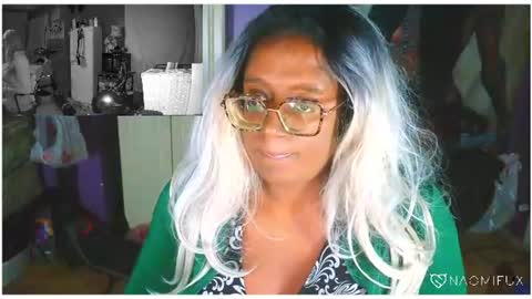 Snapshot of naomifux chatting on 15, 7, 2026 Naomi online show from 15, 7, 2026