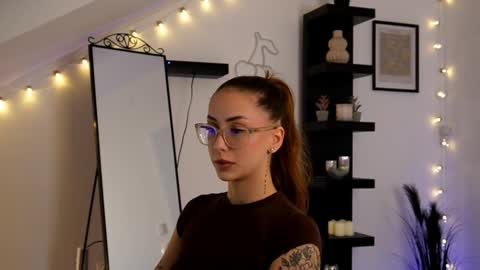 naomii_20 online show from 12, 10, 2025