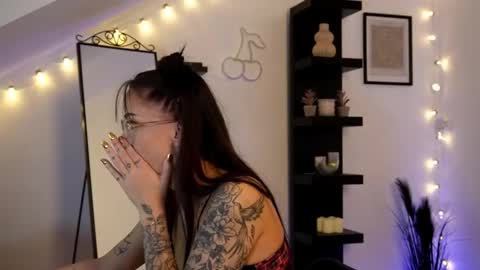 naomii_20 online show from 24, 10, 2025