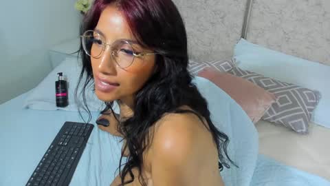 Snapshot of naomiiii__ chatting on 5, 12, 2024 naomiiii online show from 5, 12, 2024