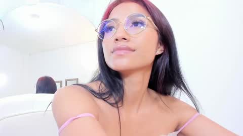 Snapshot of naomiiii__ chatting on 16, 1, 2025 naomiiii online show from 16, 1, 2025