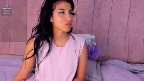 Snapshot of naomiiii__ chatting on 12, 9, 2025 naomiiii online show from 12, 9, 2025