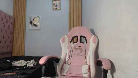 naomis_35 online show from 27, 11, 2025