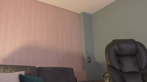 Naomi online show from 10, 1, 2025