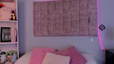 Laura  online show from 1, 2, 2026