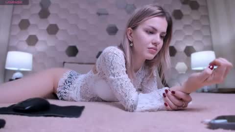 Naomi online show from 8, 11, 2025