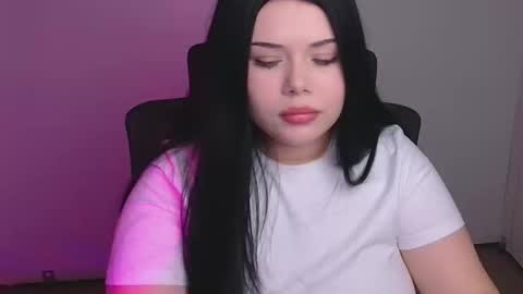 Snapshot of naomivibes chatting on 4, 11, 2025 Naomi online show from 4, 11, 2025