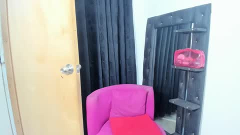 naomiwildburn online show from 22, 12, 2024