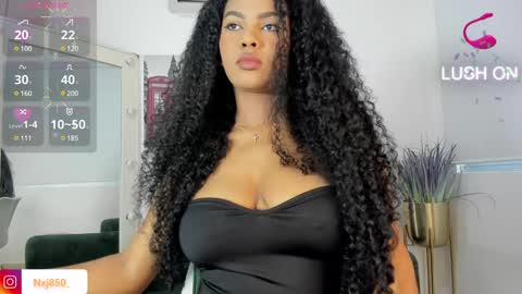 Snapshot of naomixjones1 chatting on 21, 12, 2024 Naomi     online show from 21, 12, 2024