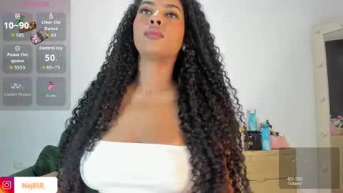 Snapshot of naomixjones1 chatting on 10, 9, 2025 Naomi     online show from 10, 9, 2025