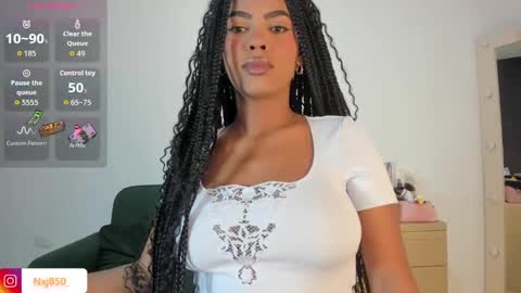 Snapshot of naomixjones1 chatting on 2, 10, 2025 Naomi     online show from 2, 10, 2025