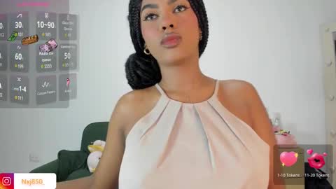Snapshot of naomixjones1 chatting on 6, 10, 2025 Naomi     online show from 6, 10, 2025