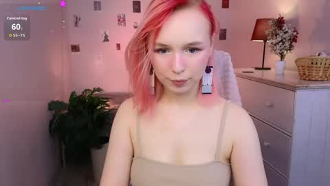 Snapshot of naomiyoru chatting on 5, 5, 2026 Naomi online show from 5, 5, 2026