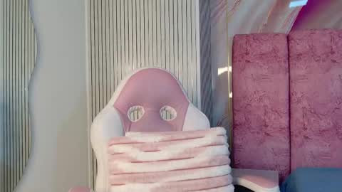 Snapshot of naomy_gomez_ chatting on 17, 4, 2026 Naomy online show from 17, 4, 2026