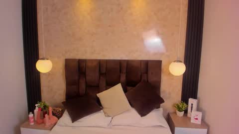 Naomy Smith online show from 30, 11, 2025